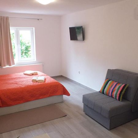 Guest House Ema Грабовац Екстериор снимка