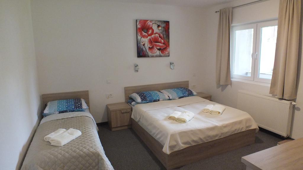 Guest House Ema Грабовац Екстериор снимка