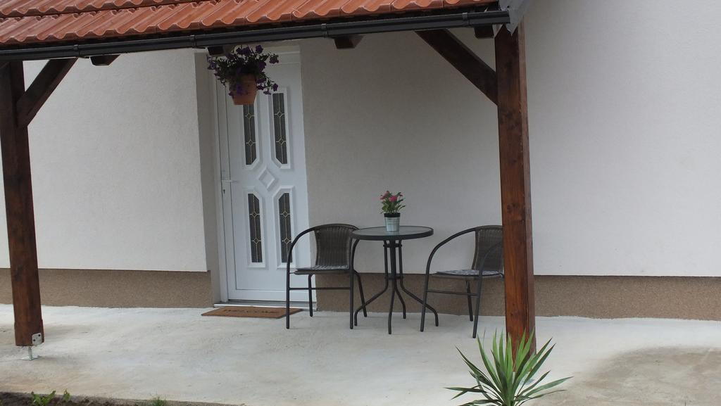 Guest House Ema Грабовац Екстериор снимка