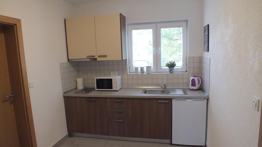 Guest House Ema Грабовац Екстериор снимка