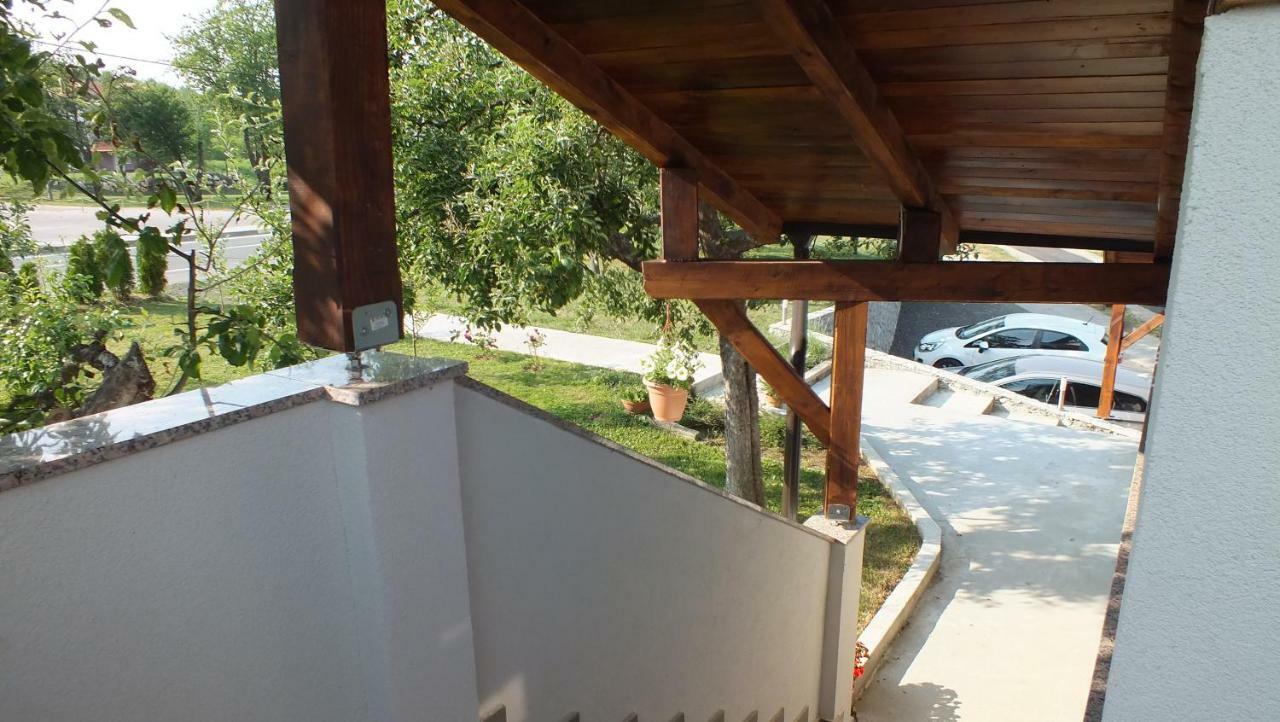Guest House Ema Грабовац Екстериор снимка