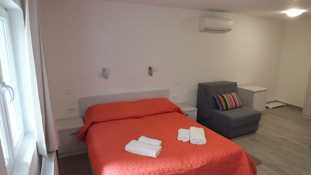 Guest House Ema Грабовац Екстериор снимка